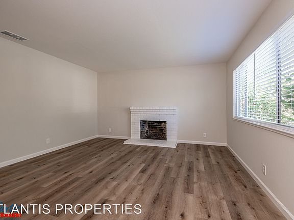 3rd image of 2684 Plaza Banderas
