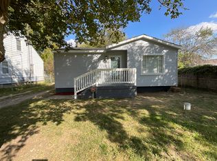 2105 Algonac Dr, Flint, MI 48532