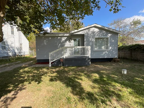 2105 Algonac Dr, Flint, MI 48532