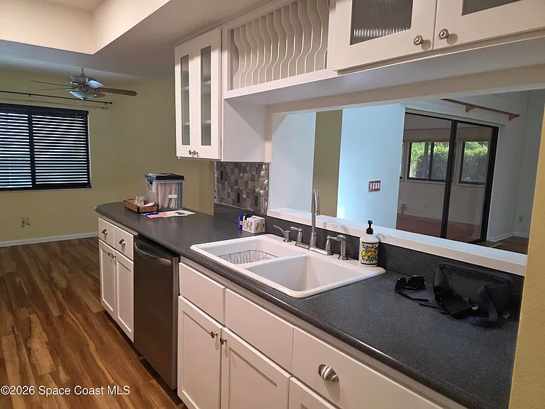 1825 Fox Bay Dr — Photo 4