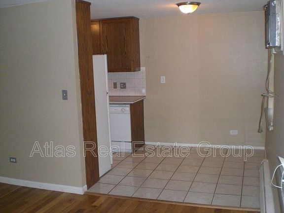 5th image of 1245 N Race St APT 102