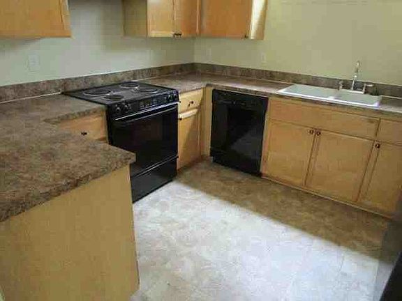 4th image of 1050 SE Tamango St