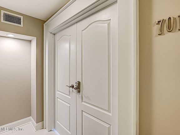 5th image of 807 N 1st St #701