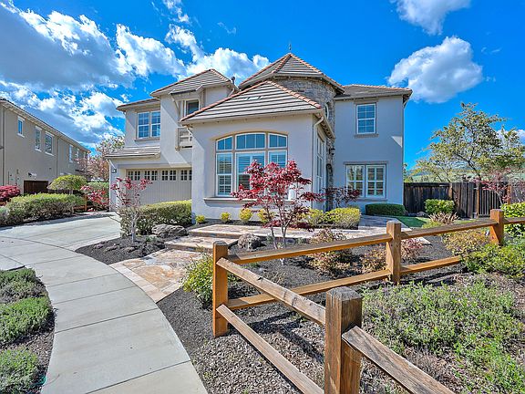 2nd image of 857 Griffon Ct