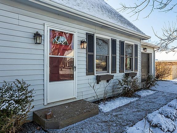 3rd image of 529 Scarborough Dr