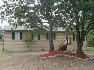 508 S Titus St, Giddings, TX 78942