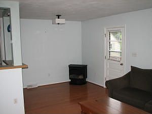 3rd image of 4704 Jacklin Dr NE