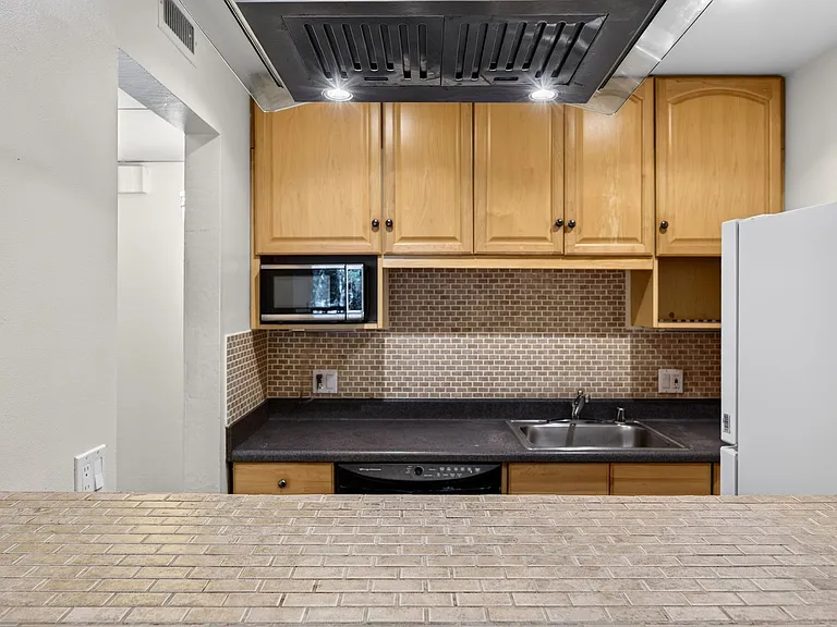 410 N Civic Dr #315 — Photo 14