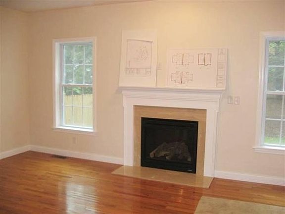 4th image of 80 Tremont St