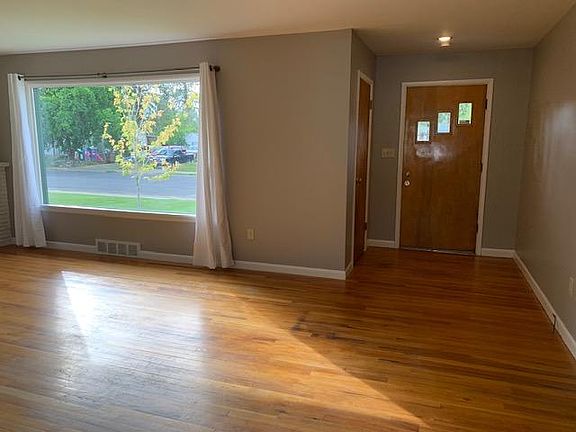 2nd image of 3907 W Sanson Ave