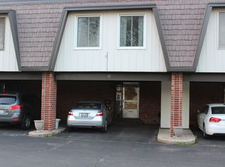 11 Cour La Salle, Palos Hills, IL 60465