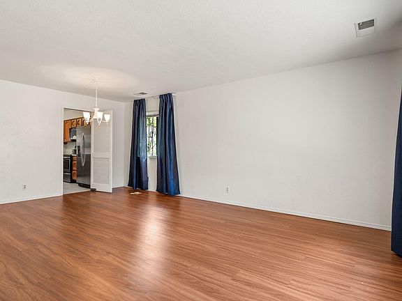5th image of 5704 Klondike St NE