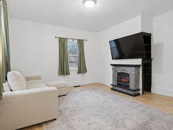 3rd image of 34 Revere St #1