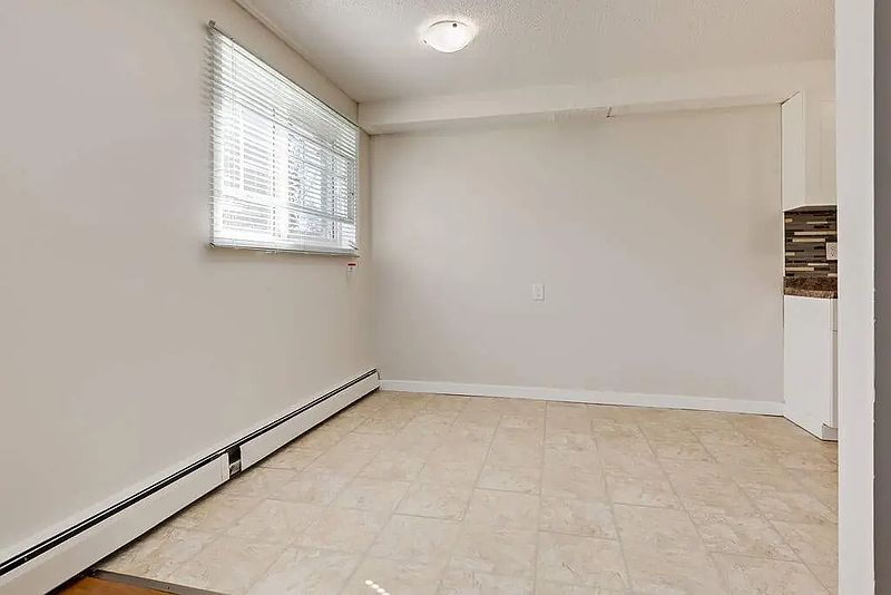 Edmonton Apartment for rent - 2 Bedrooms — photo 10