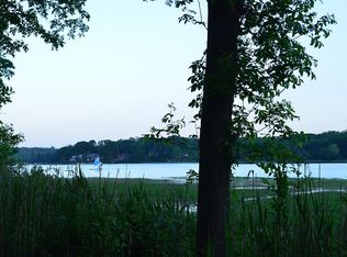 47 Dyke Rd, Setauket, NY 11733