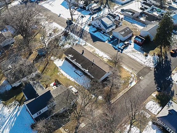 3rd image of 527 W Arnold St