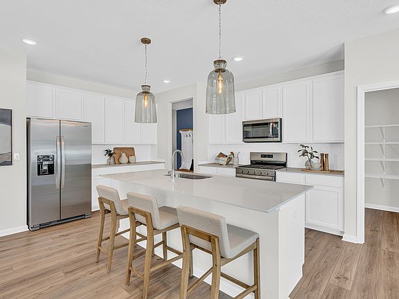 3rd image of 3432 Quartz Dr
