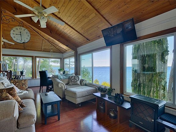 4th image of 38977 Dalton Ln