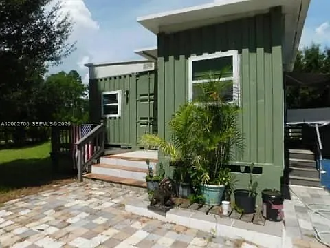 Building Photo - 551 Avenida Del Sur