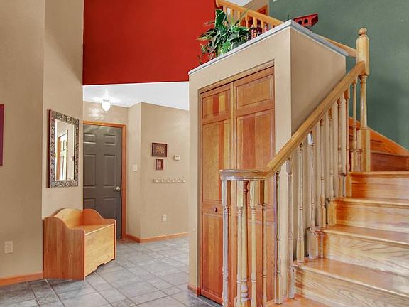 4th image of 35 Robin Lea Ln