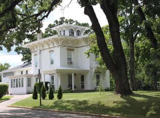 711 W James St, Columbus, WI 53925