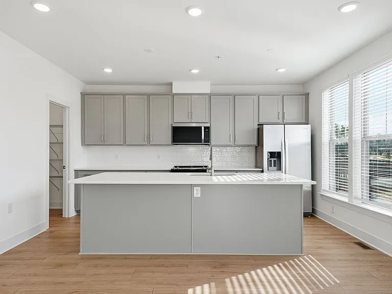 6912 Cosby Village Ter — Photo 12