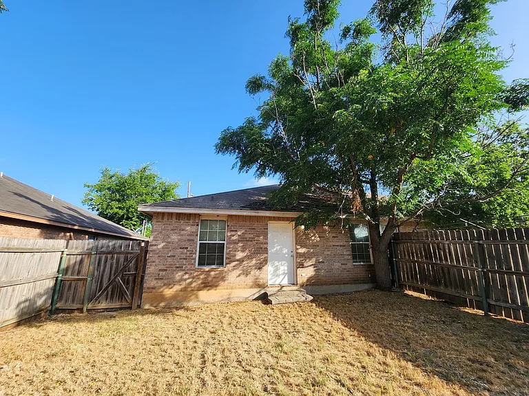 1146 Misty Acres Dr — Photo 12