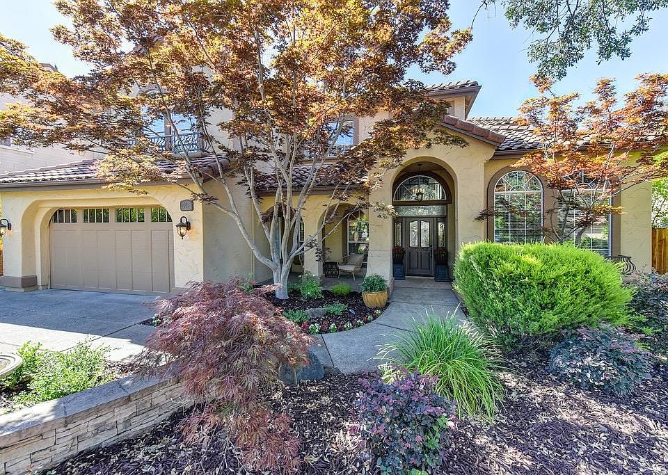 1st image of 308 Ironwood Cir