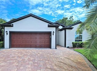 258 Navajo Dr, Oak Hill, FL 32759