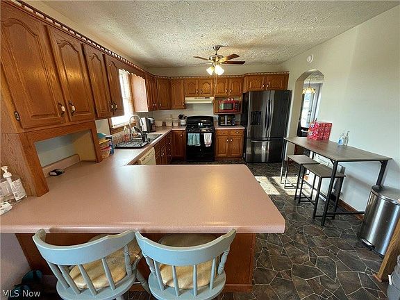 3rd image of 328 Rich St