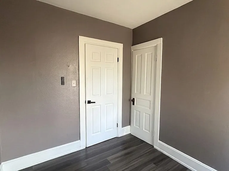 2055 Douglas Ave — Photo 8