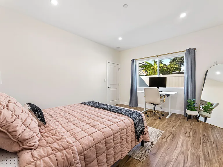 10840 Memory Park Ave — Photo 14