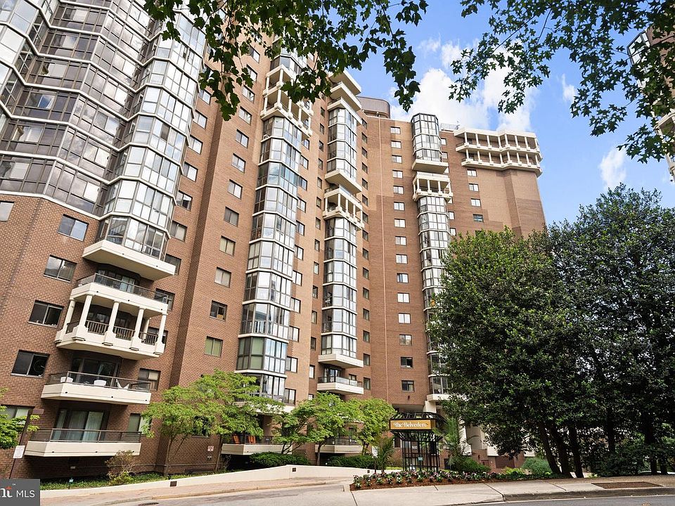 1st image of 1600 N Oak St APT 1424