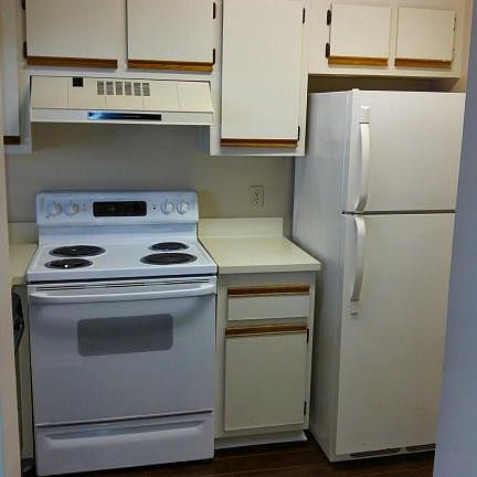 3rd image of 1241 The Pointe Dr