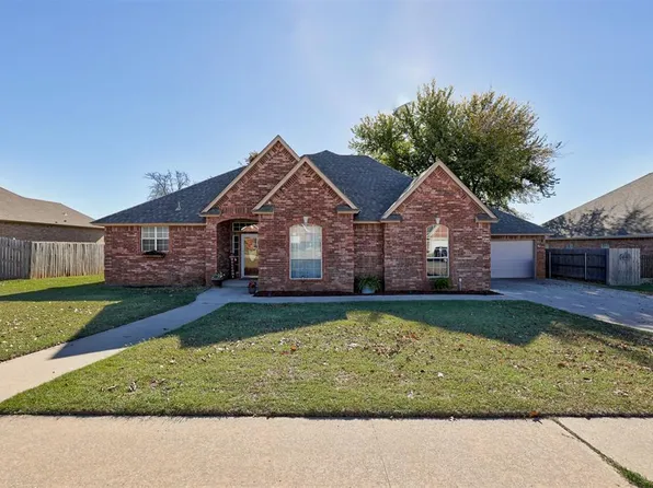 716 Pine Cir, Blanchard, OK 73010