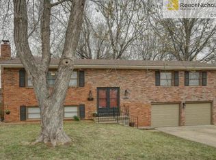 10602 W 97th St, Overland Park, KS 66214