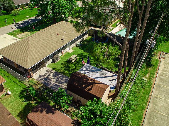 4th image of 218 Idlewild Dr