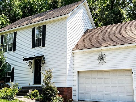 3rd image of 822 Dogwood Dr