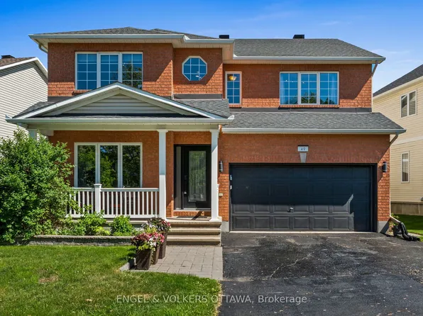 49 Kittiwake Dr, Ottawa, ON K2S 1Z8