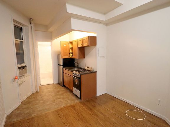 4th image of 535 E 87th St #3D
