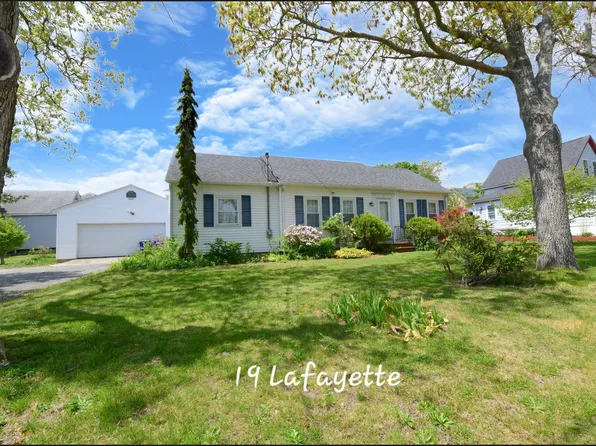 19 Lafayette Avenue, Buzzards Bay, MA 02532