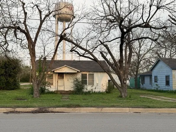 501 S Reagan St, West, TX 76691