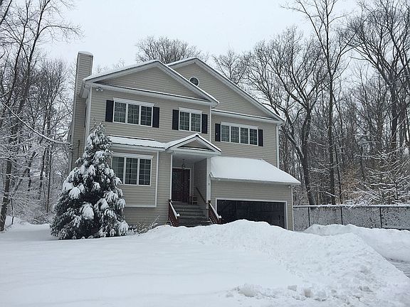 2nd image of 21 Railside Ave