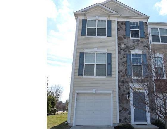 4th image of 100 Hudson Dr
