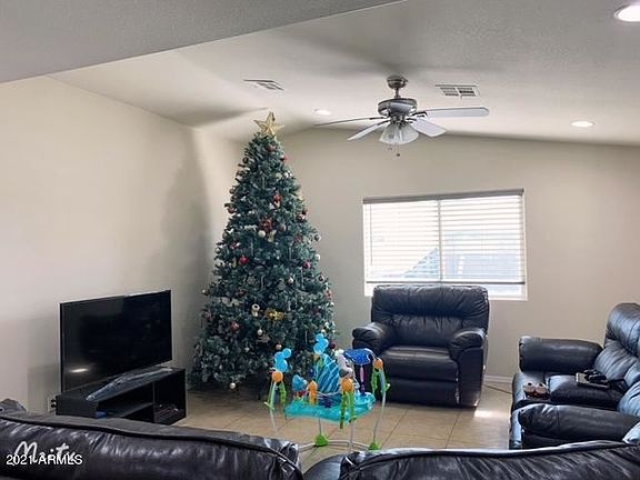 4th image of 2646 N 69th Dr