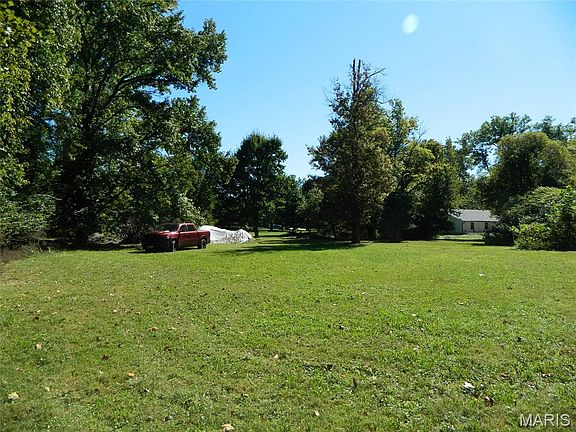 3rd image of 19 Chamblee Ln