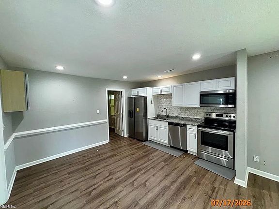 4th image of 919 Decatur St
