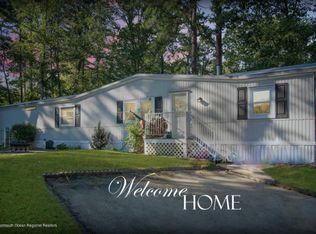 5 Sunflower Dr, Jackson, NJ 08527