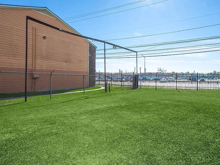 Capewood Apartments — Photo 8