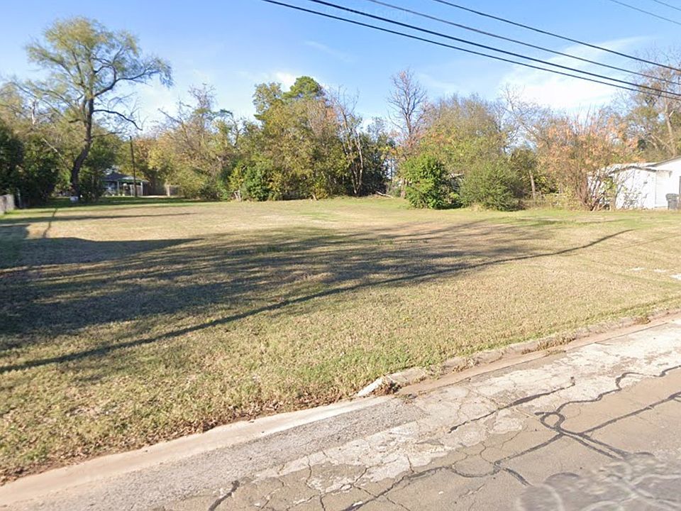 2nd image of 1204 E Calhoun Ave